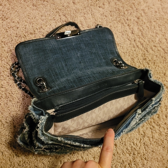 MICHAEL KORS BAGS - Picture 5 of 6